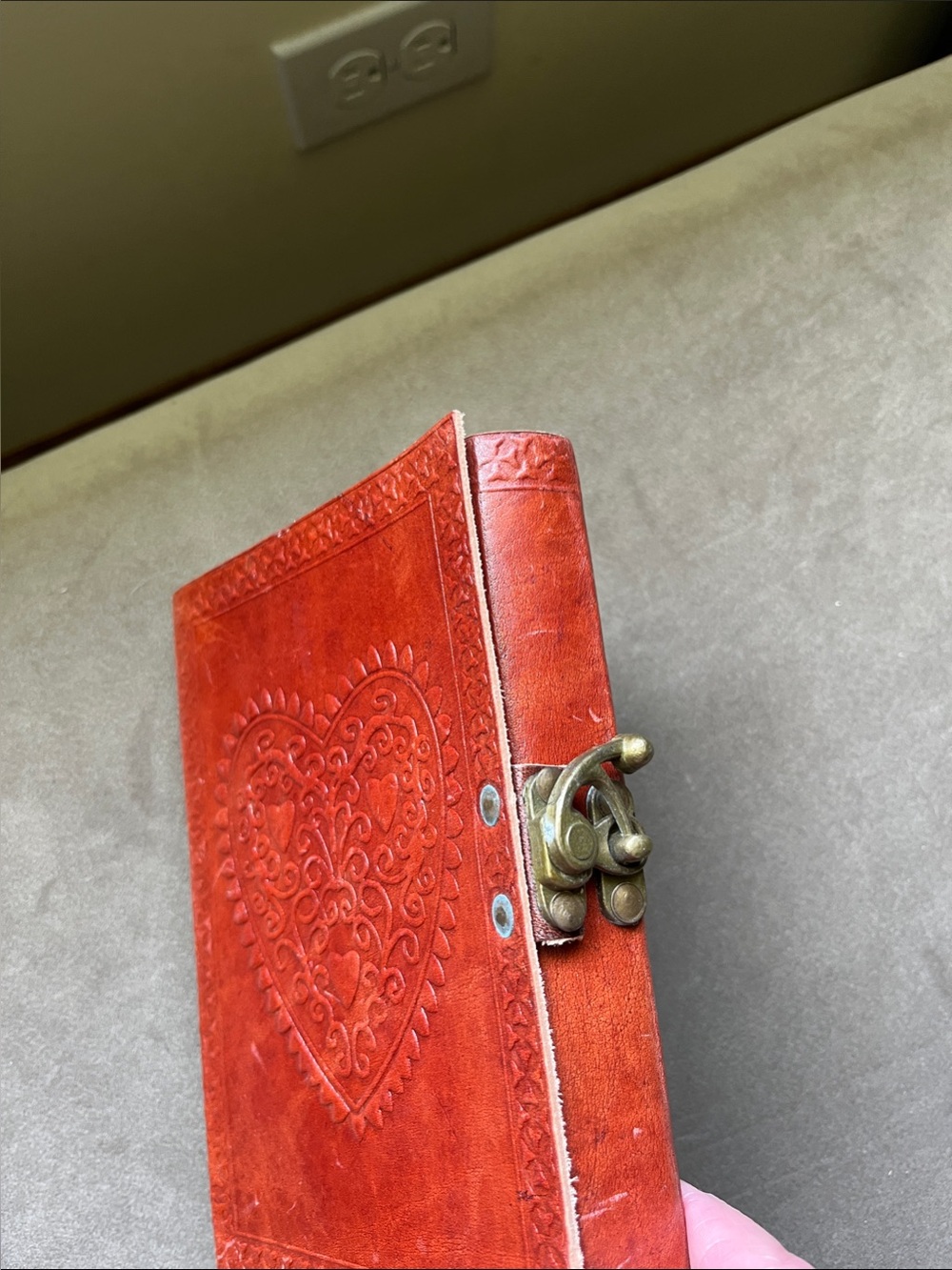 Red Embossed Heart Lock Journal Notebook - Unbranded - Picture 2 of 7